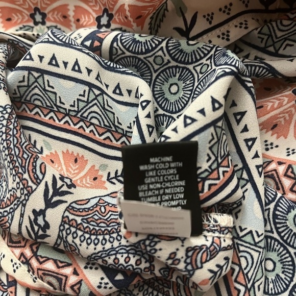 Torrid Short Sleeve Elephant Print Button Back Top Size 4X - Picture 7 of 8